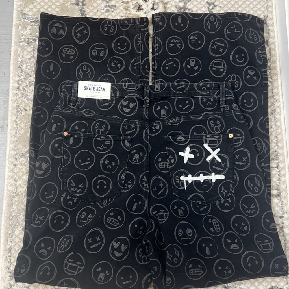 Gemma Rae Emoji Print Black Skater‎ Baggy Wide Leg High Waisted Jeans Sz 32